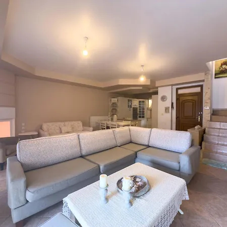 Luxurious Maisonette In Case de vacanță *