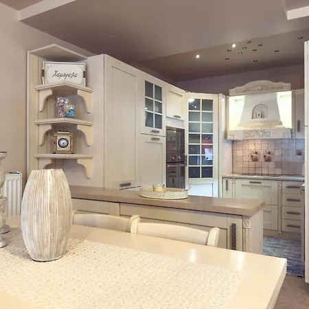 Case de vacanță Luxurious Maisonette In *