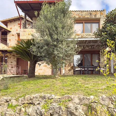 Luxurious Maisonette In Case de vacanță