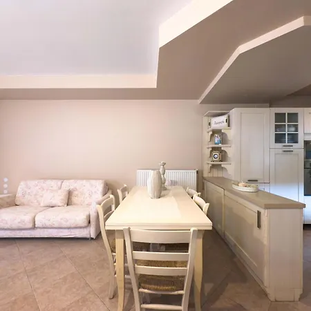 Luxurious Maisonette In * 佩科霍里