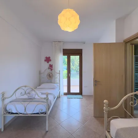 度假居 Luxurious Maisonette In