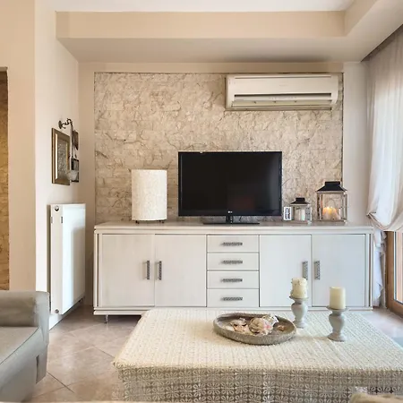 Luxurious Maisonette In 度假居
