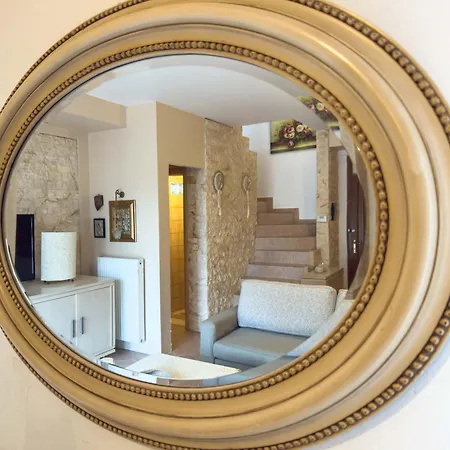 Luxurious Maisonette In 度假居 *