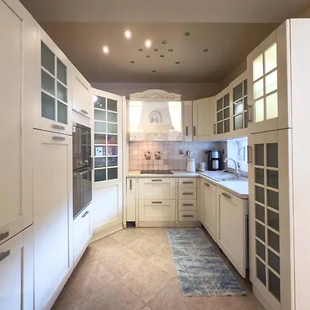 Luxurious Maisonette In * 佩科霍里